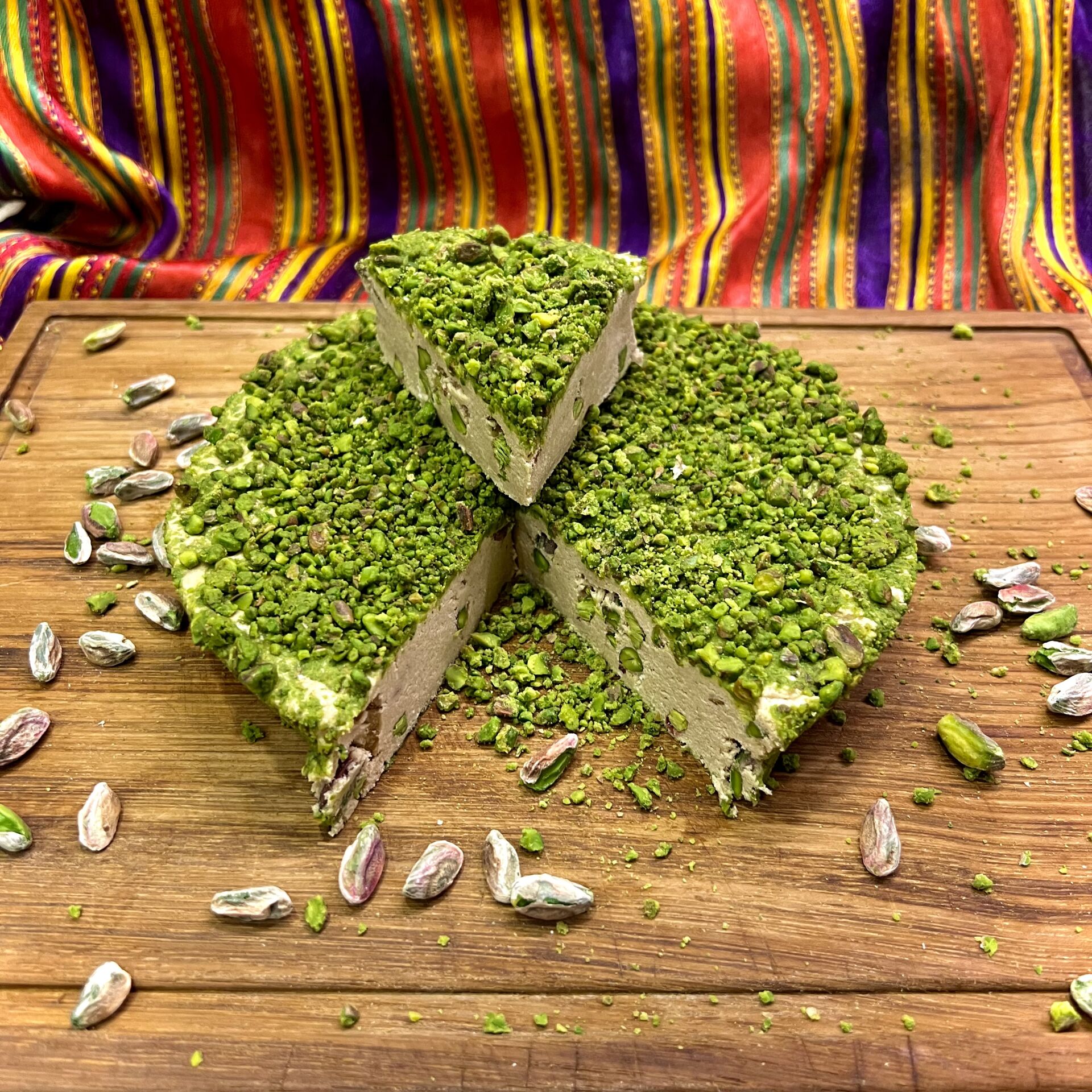 Bol Fıstıklı Helva